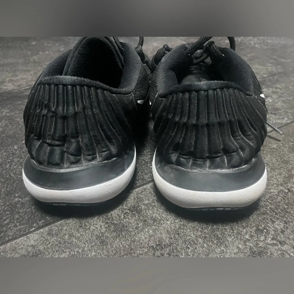 Nike Black and White FLYWIRE Tennis Shoes - Picture 5 of 7